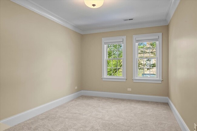 Building Photo - 425 Orchard Ln