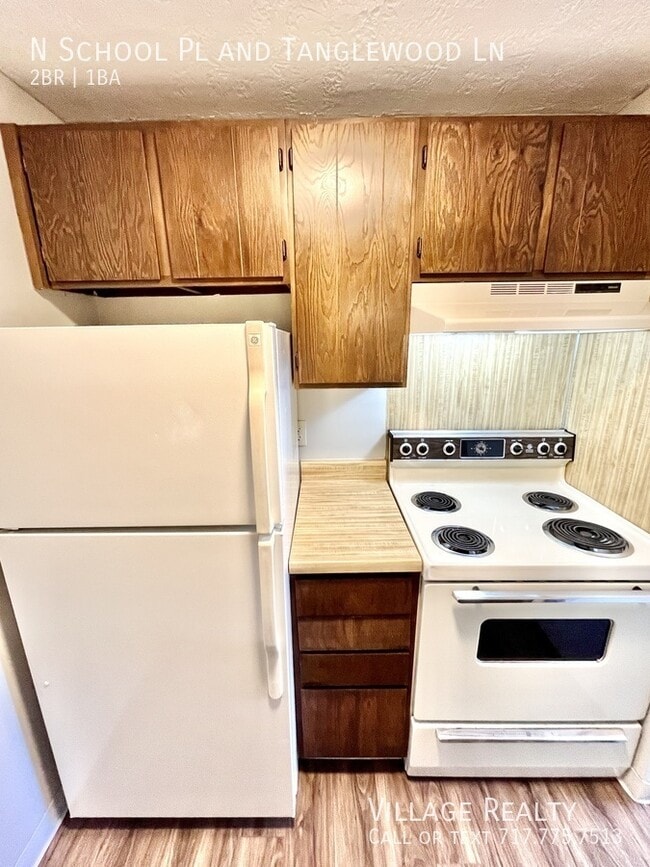 Building Photo - 343 N School Pl