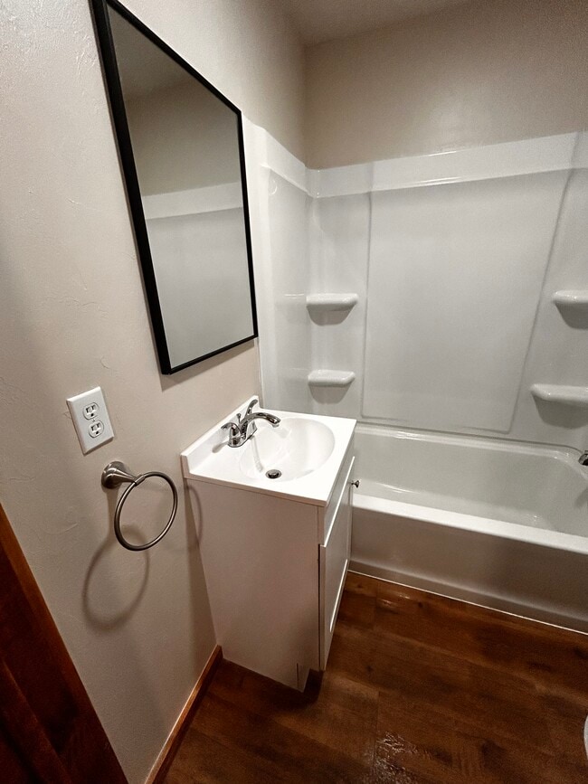 Building Photo - 223 N Hickory St