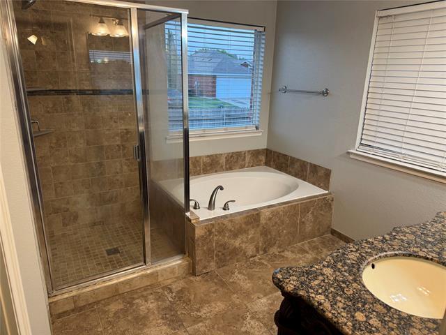 Building Photo - 1401 Hill Lockwoods Dr