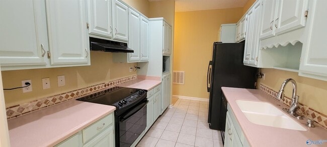 Building Photo - 207 Mountain Rdg Dr NE
