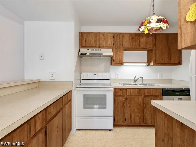 Building Photo - 17420 Birchwood Ln