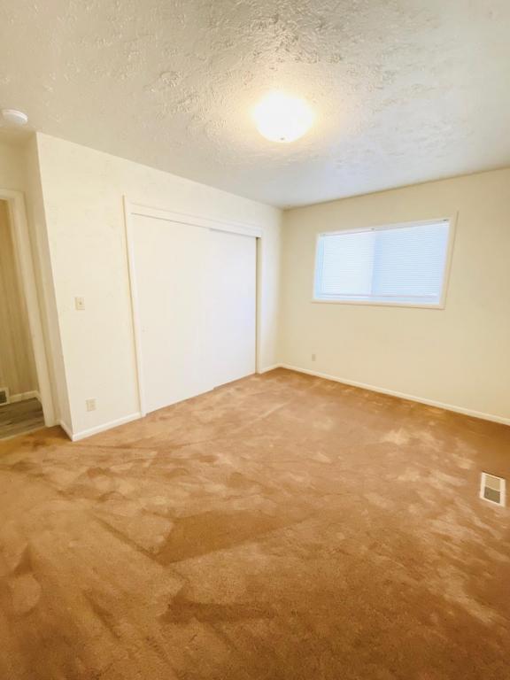 Building Photo - 1920 Sabin Dr