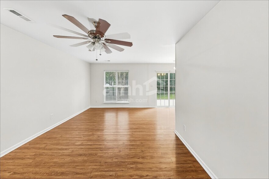 Building Photo - 1004 Bikar Ct