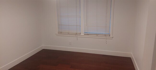 Building Photo - 4629 Cedar Oaks Ln