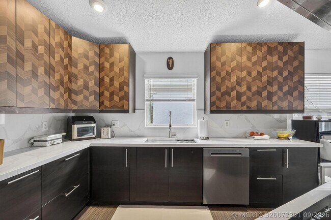 Building Photo - 1504 Lake Breeze Dr