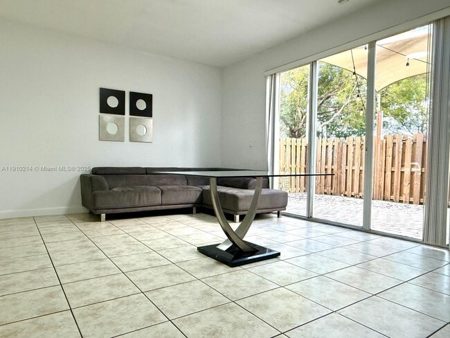 Building Photo - 8675 NW 109th Ct