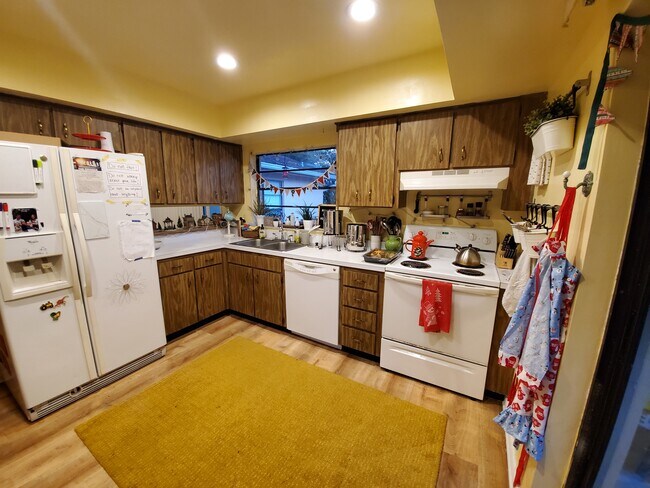 Building Photo - 10709 Key Lime Way