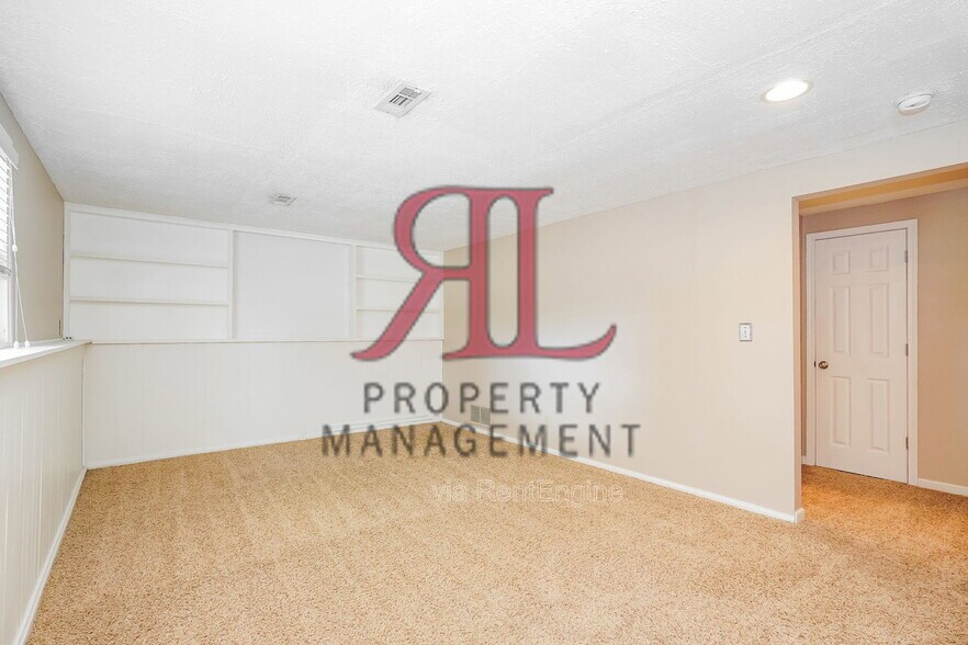 Building Photo - 4884 Leybourne Dr