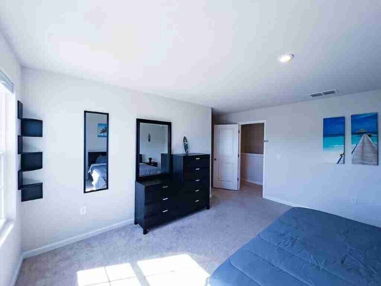 Building Photo - 308 Fiddlewood Ct