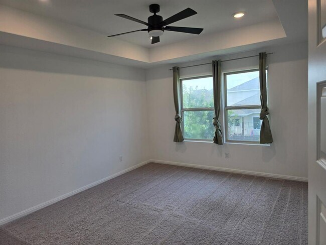 Building Photo - 348 Fluttermill Loop