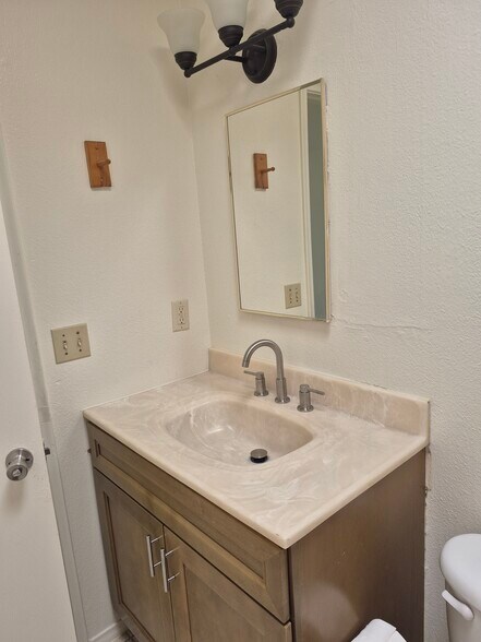 Building Photo - 3068 W Wyoming St