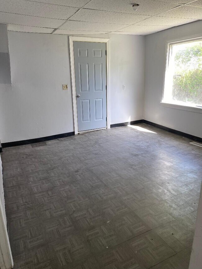 Building Photo - 11809 S Lafayette Ave