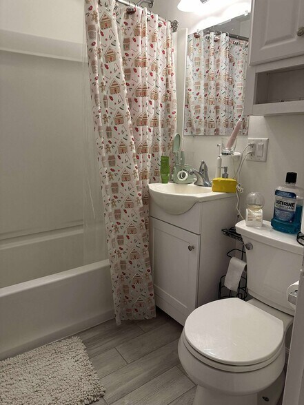 Building Photo - 208 Buena Vista Ave