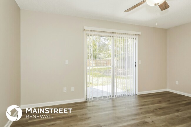 Building Photo - 8162 Cayuga Trail W