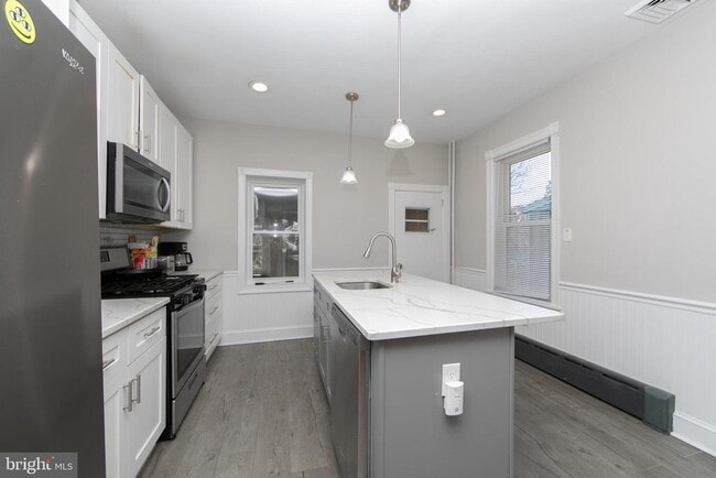 Building Photo - 8 Wynnewood Ave