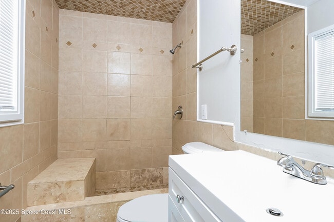 Building Photo - 2252 SE Berkshire Blvd