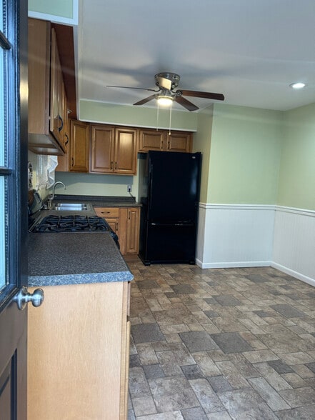 Building Photo - 856 Erford Rd