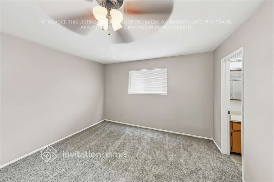Building Photo - 12801 N 112th Ave