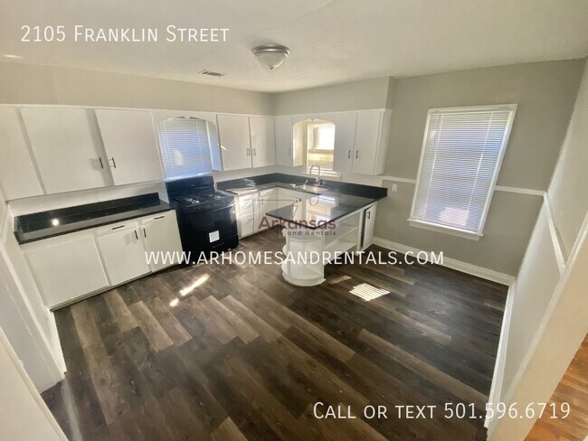 Building Photo - 2105 Franklin St
