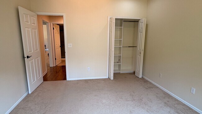 Building Photo - Beautiful Upgraded 4 Bedroom 2.75 Bath Home in Sammamish