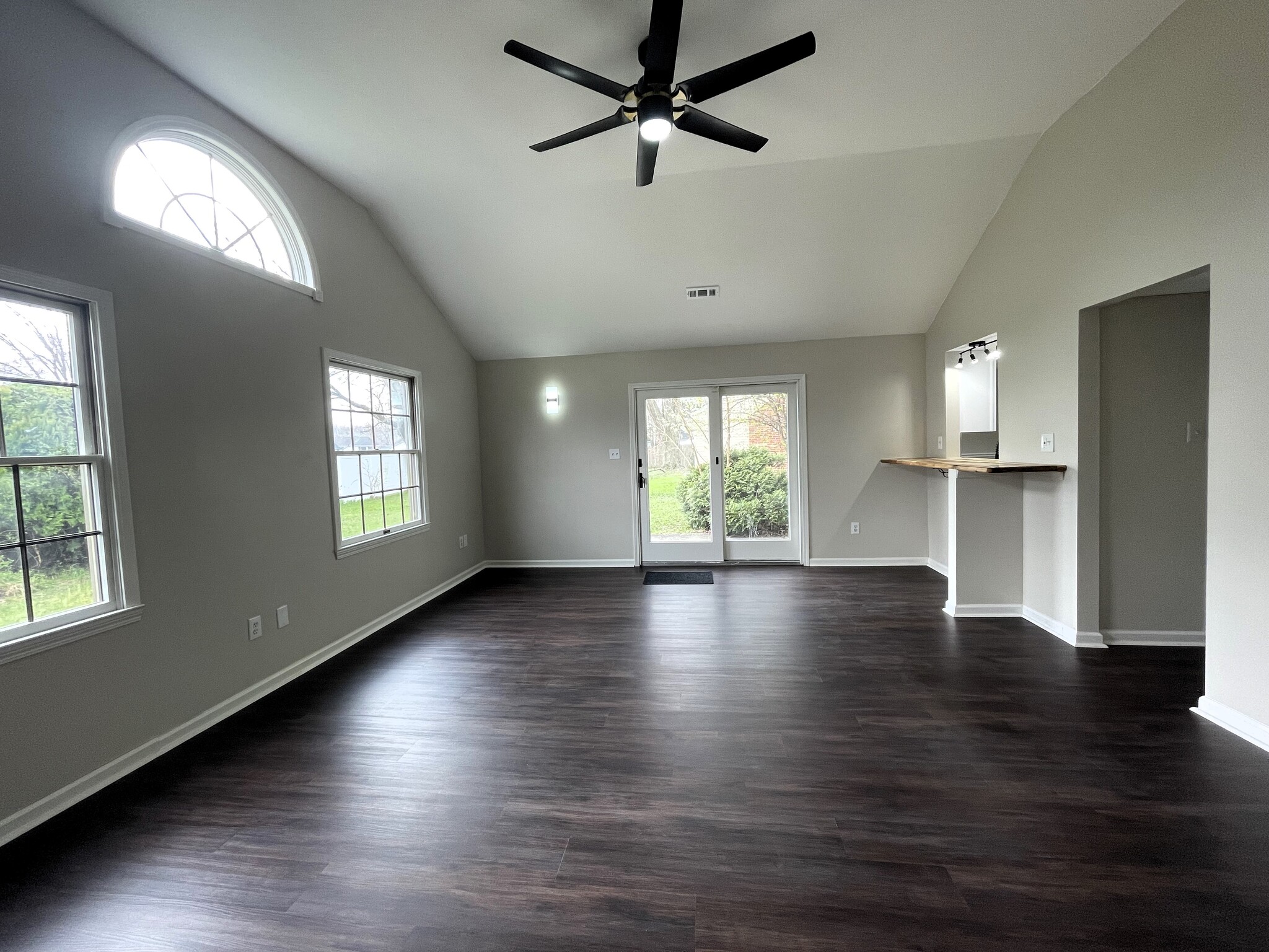 Family Room - 111 Heidi Ln