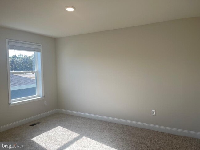 Building Photo - 33016 Blue Iris Rd