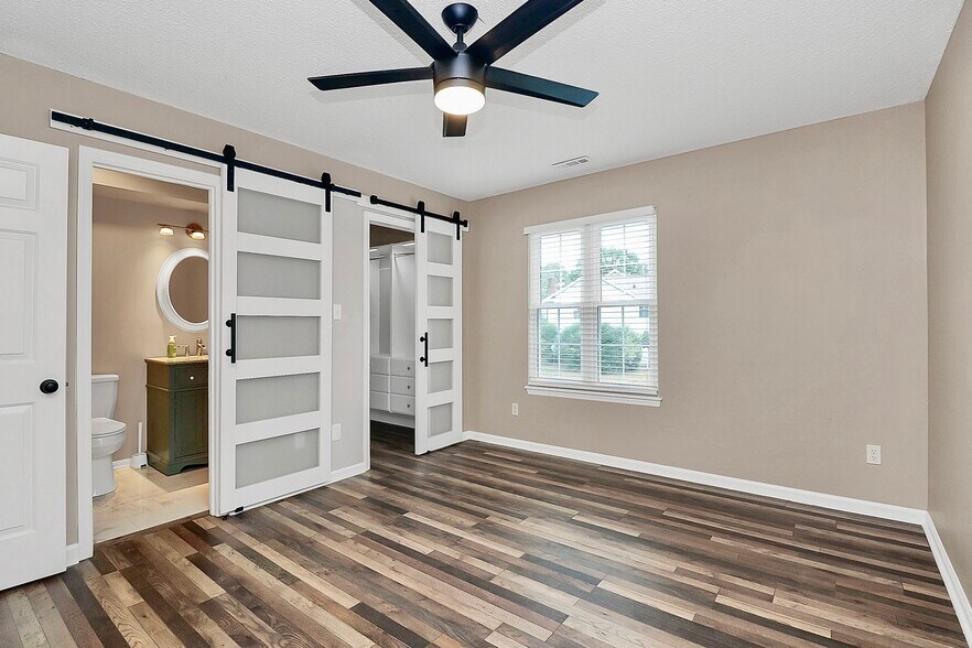 Building Photo - 9214 Kings Canyon Dr