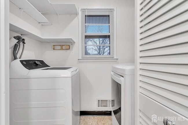 Building Photo - 118 Arlington Ave