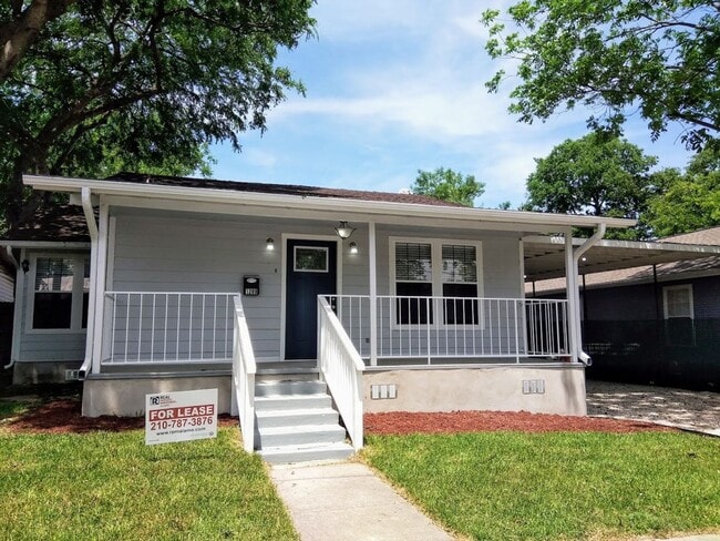 Building Photo - *COMING SOON* Charming 3BR/2BA Home with Covered Porch & Stainless Steel Appliances!
