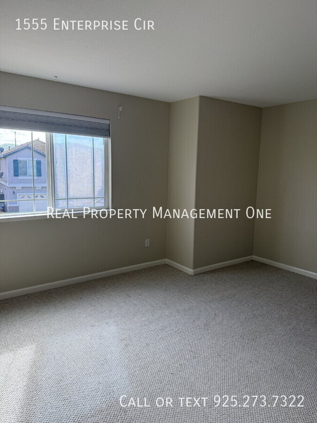 Building Photo - 1555 Enterprise Cir