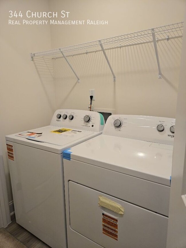 Building Photo - 344 Church St