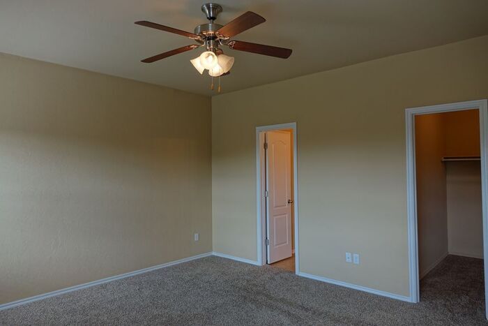Building Photo - 7305 Prairie Twyne Dr