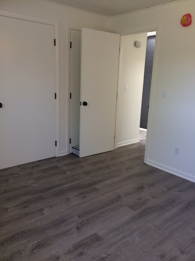 Building Photo - Updated 2 Bedroom 1 bath duplex in NW Corvallis!
