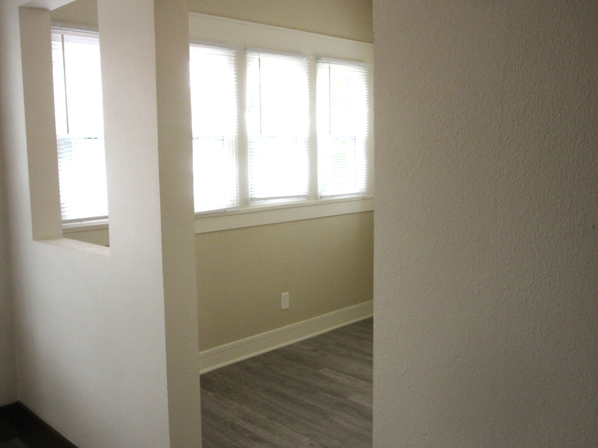 Building Photo - 108 W Columbia Ave