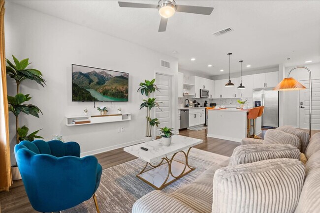 Building Photo - 1223 E Plant St