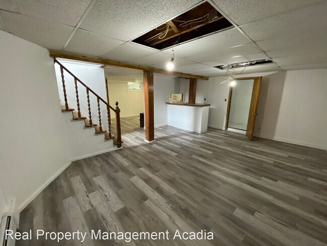 Building Photo - 3 br, 1.5 bath House - 13 Elm Street