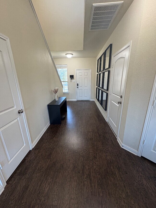 Building Photo - 3407 Greyfriar Dr