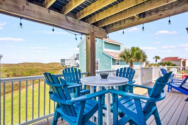 Building Photo - 165 Beach View