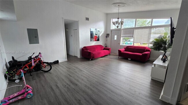 Building Photo - 8261 SW 34th Terrace