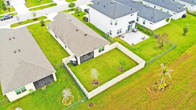Building Photo - 11044 SW Vasari Way