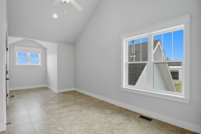 Building Photo - 1183 2nd St