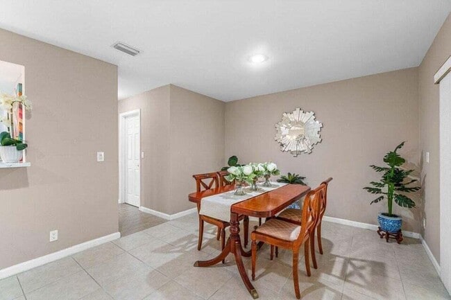 Building Photo - 5944 Forest Grove Dr