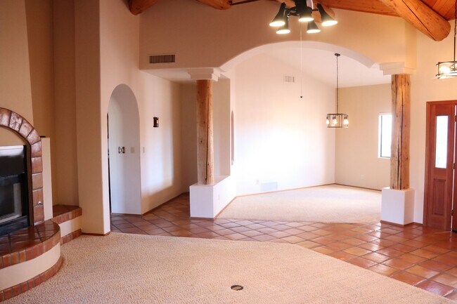 Building Photo - Golf Course Location