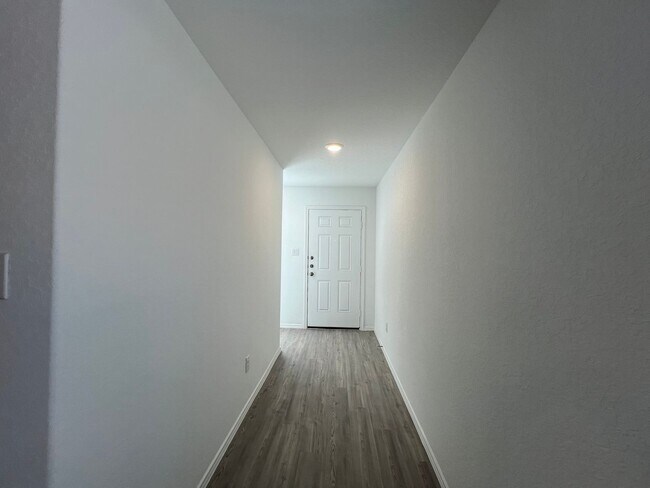 Building Photo - Charming 3/2 Home in Navarro Ranch