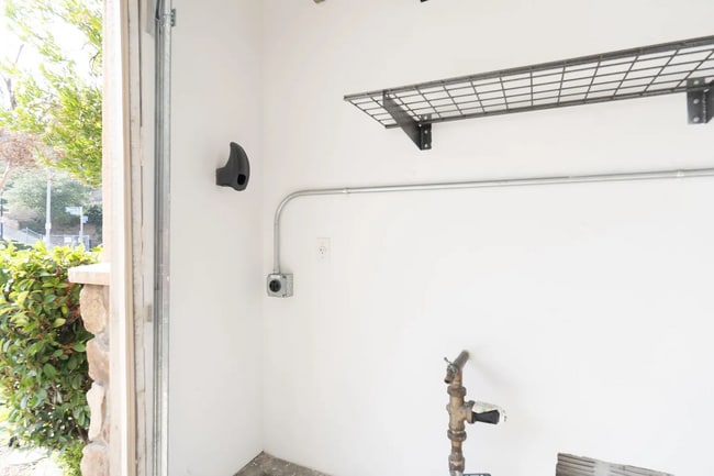 Building Photo - 25357 Avanti Ct