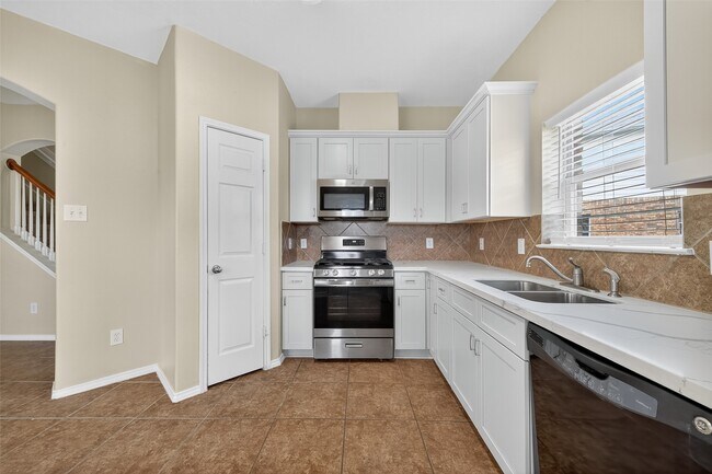 Building Photo - 5006 Mossy Bridge Dr