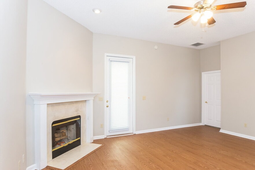 Building Photo - 3423 Brahma Bull Cir N