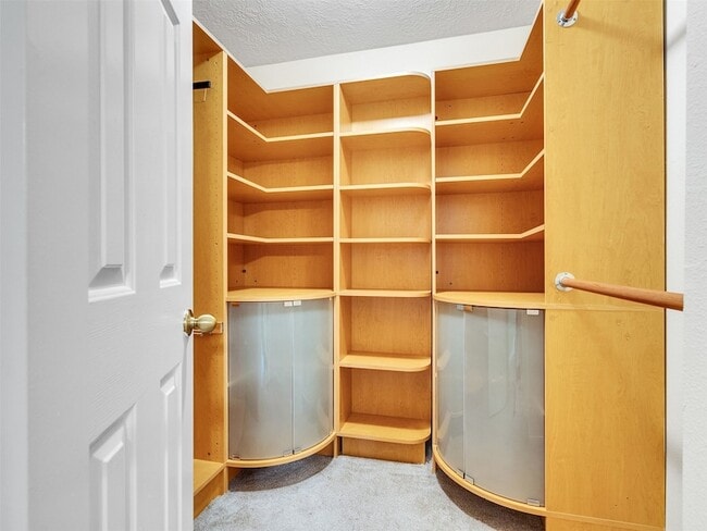 Building Photo - 1814 Oak Valley Dr