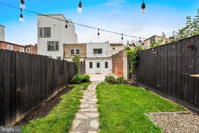 Building Photo - 1314 E Berks St